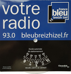 Le disque de stationnement Cleverdisk France Bleu Breizh Izel